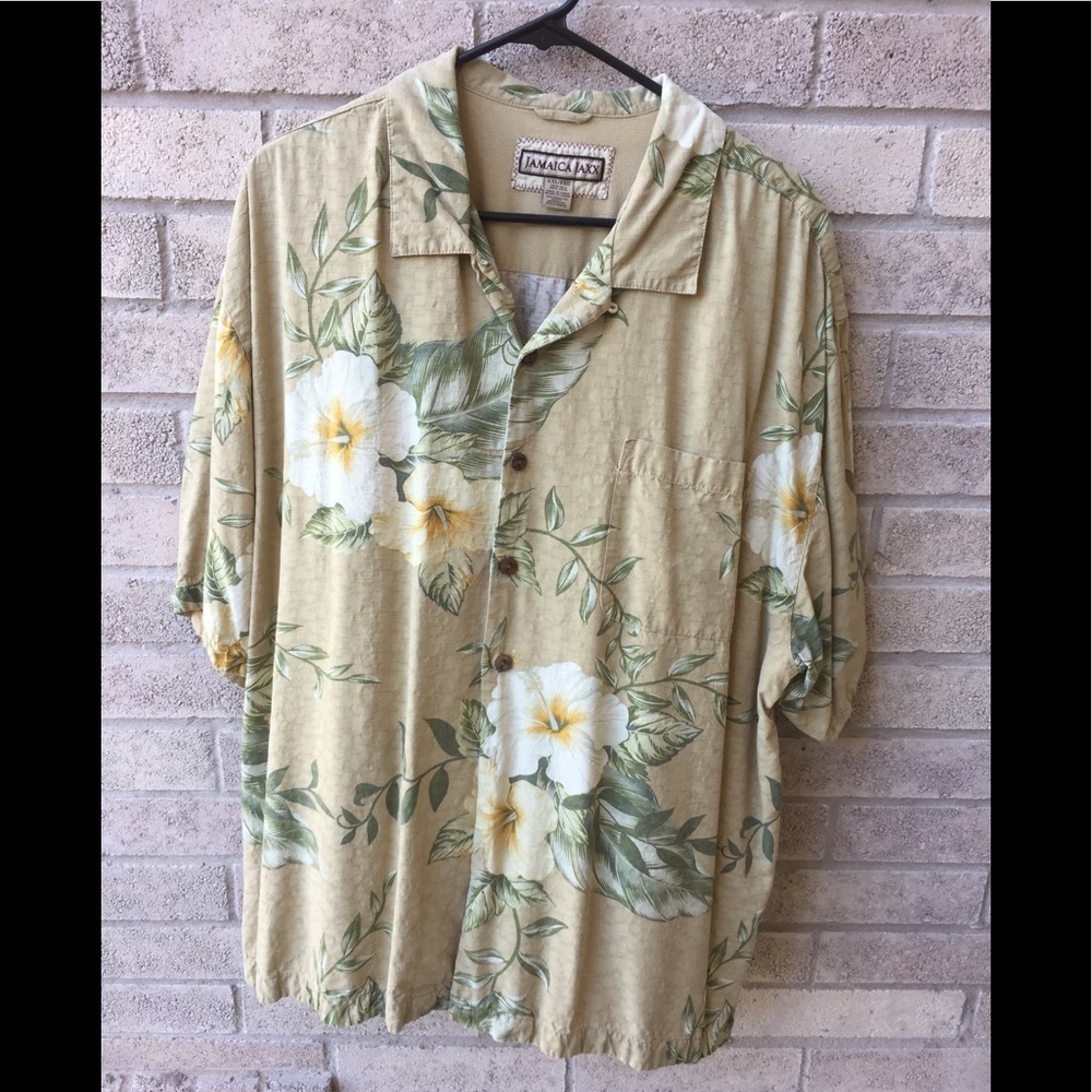 Short sleeve button shirt